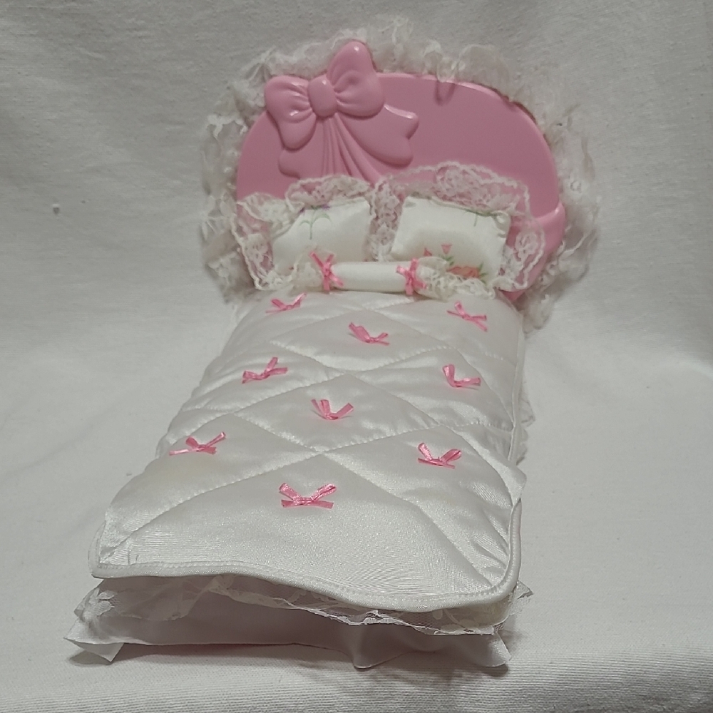 Barbie Doll Year 1987 Barbie Sweet Roses Ribbons & Roses Bed #5620 - Picture 2 of 16